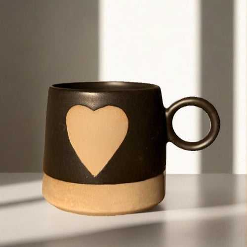 Love Happens Here Mug Black- 450ml