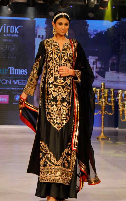Black and Gold Gota work Suit.