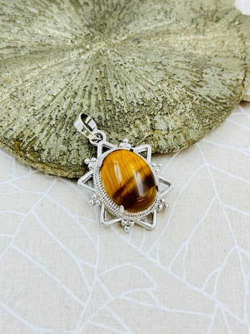 Find Your way - Tigers Eye Pendant