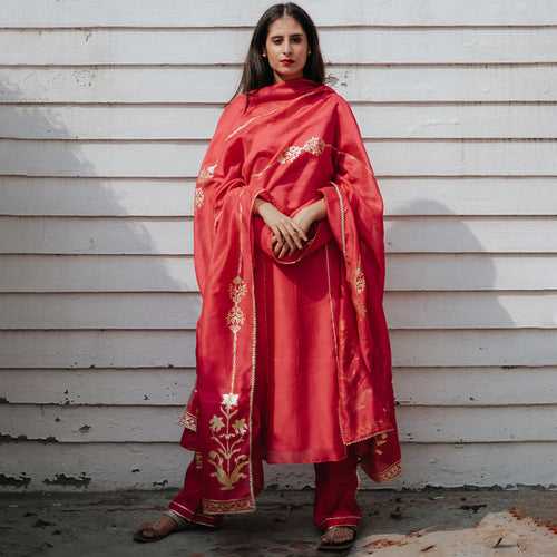 SURKH Pink Chanderi Kurta Set