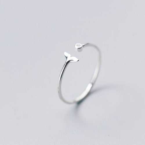 Lovely Dolphin Tail Minimal Ring