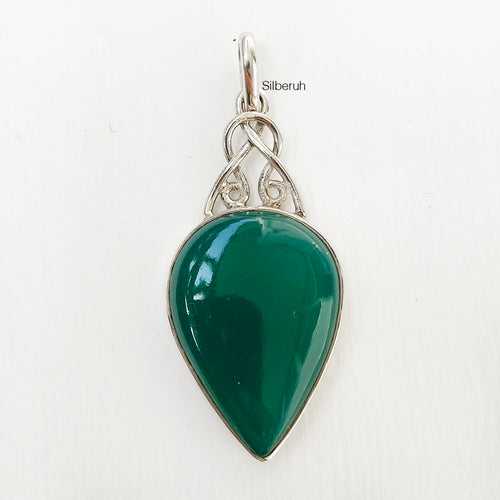 Green Onyx Knot Silver Pendant