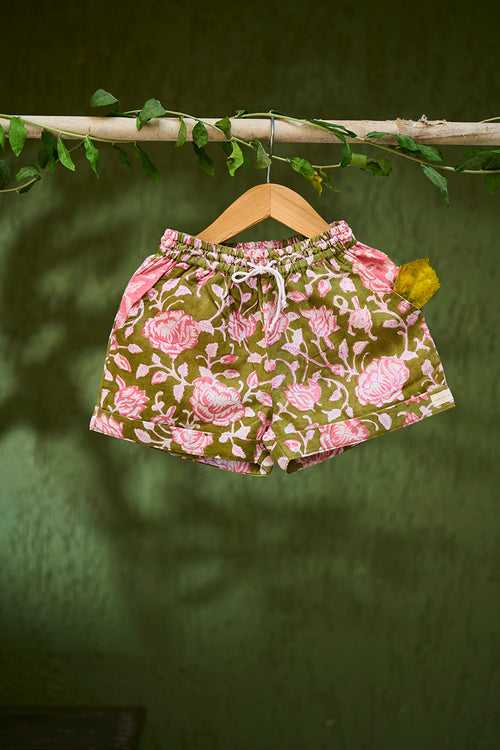 ‘Raindrops keep falling’ kids unisex shorts in green floral hand block print cotton