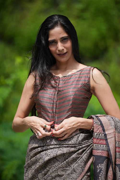 The Noorie Blouse Sleeveless - Brown Black Red