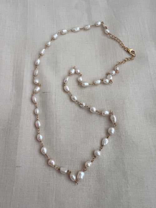 Gold polish pearl chain