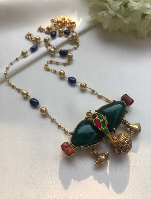 Green onyx kundan pendant with gundu beads chain
