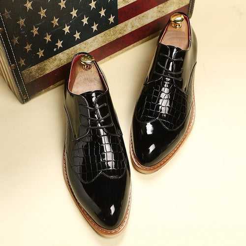 24 spring British carved leather shoes men's pointed Brock lace up leather shoes Korean business casual men's shoes
