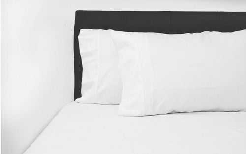 600 Thread Count Cotton Bedsheet & 2 Pillow Cases (White)