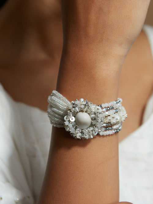 Classic Handmade Versatile Off-White Bracelet