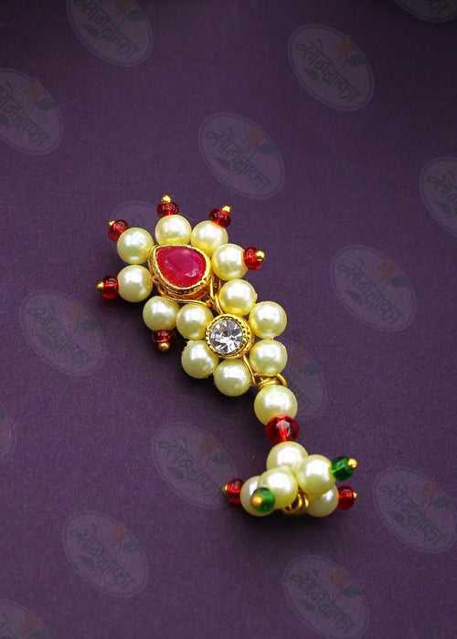 ALLURING SAREE BROOCH