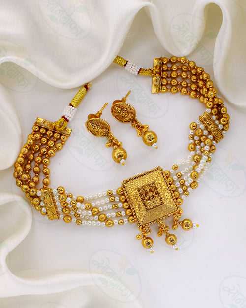 IMPRESSIVE AHILYA NECKLACE