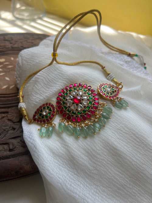 Kundan flower choker