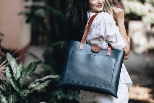 The Flat Tote
