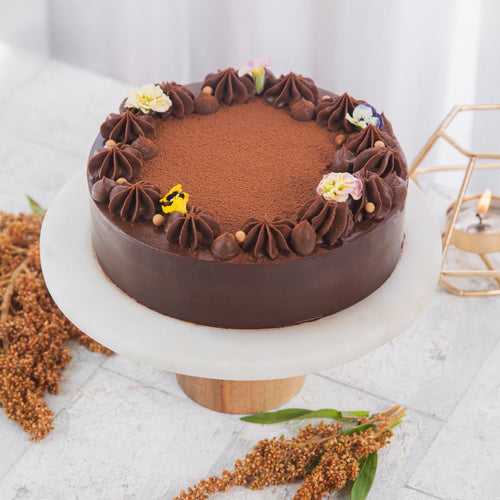 Classic Chocolate Ganache Cake