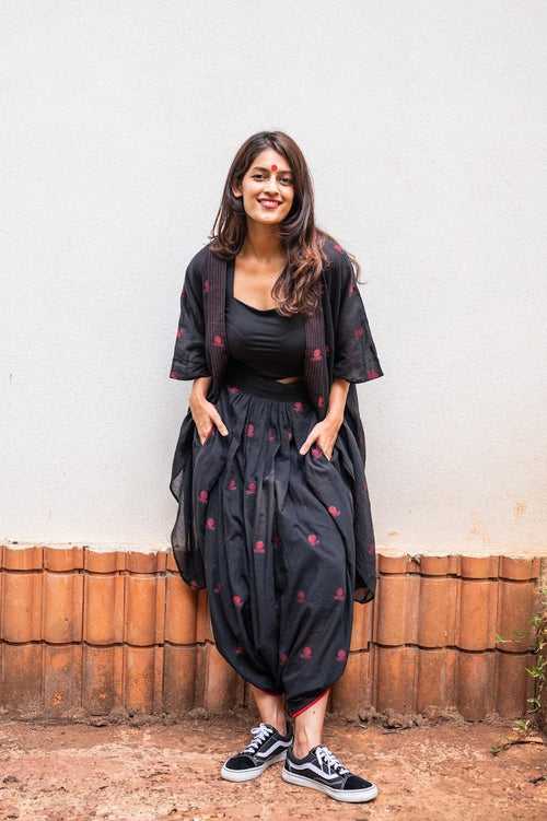 Black jamdani dhoti : AASTEY