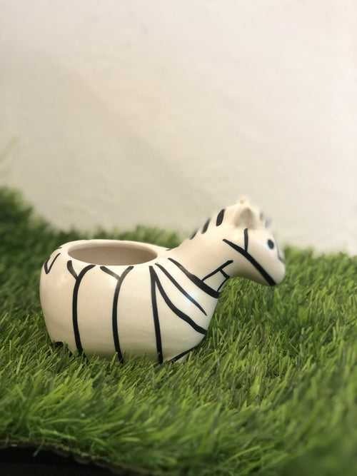 Giraffe Ceramic pot