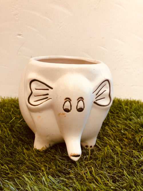 Elephant ceramic pot