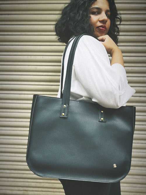 The Basic Tote - Black Pebble