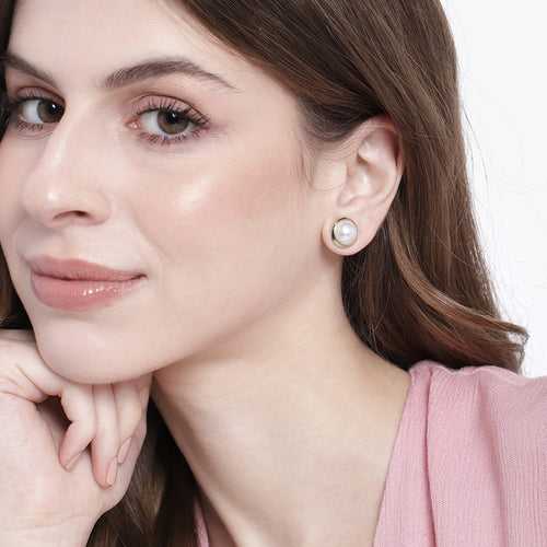 Round Pearl Small Stud Earrings