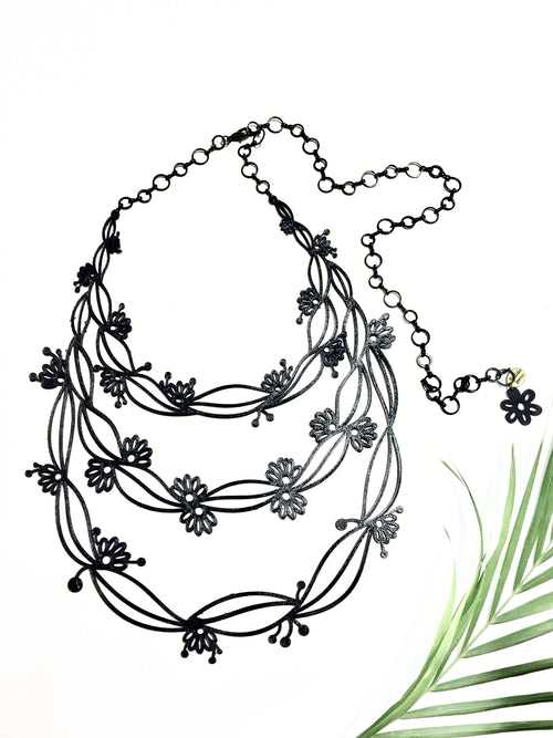 Wreath Necklace