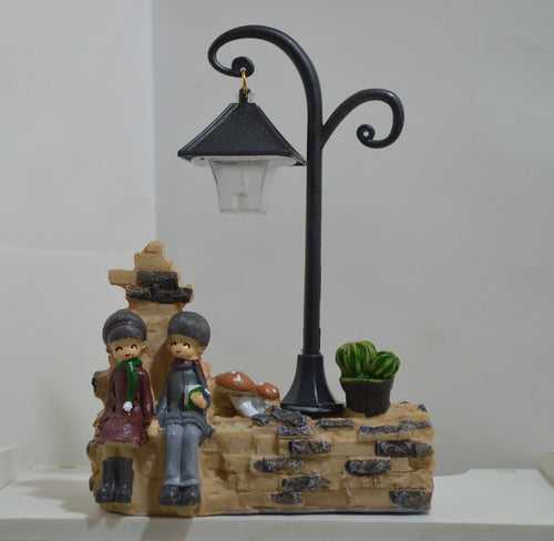 Vintage Lamp Post Couple
