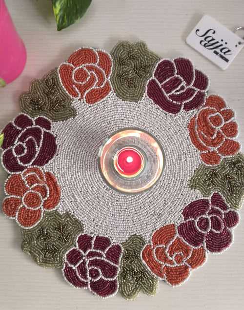 Elegant Garden Of Roses Round Beads Table Mat