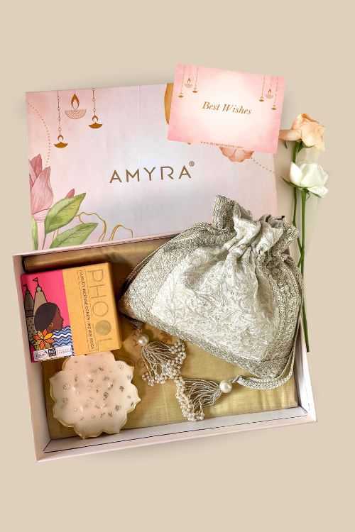 Gift hamper - Inaya potli - Aroma & Urli box