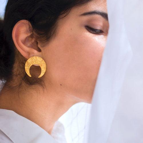 Horseshoe Studs -Gold