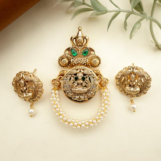 Pendant with Earings