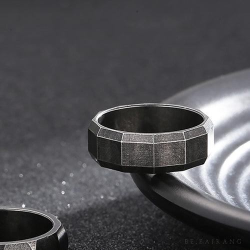 Hexa Industrial Facet Ring in Oxidized finish