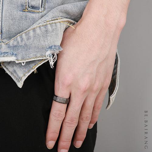 Hexa Industrial Facet Ring in Oxidized finish
