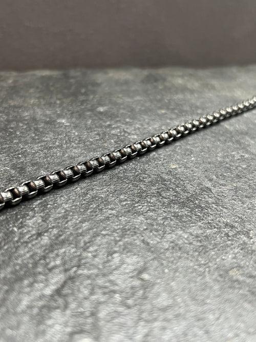 6mm Textured box chain bracelet in Stainless steel oxidized finish