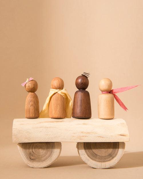 Wee Folk: Wooden Peg Dolls