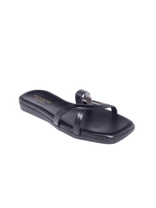 Everly Black Flat