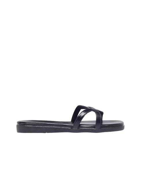 Everly Black Flat