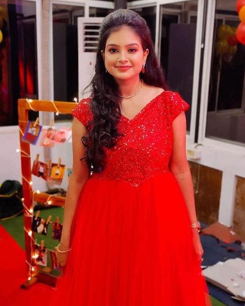 Shivangi Joshi's Stylish Partywear Gown With Heavy Sequence Work