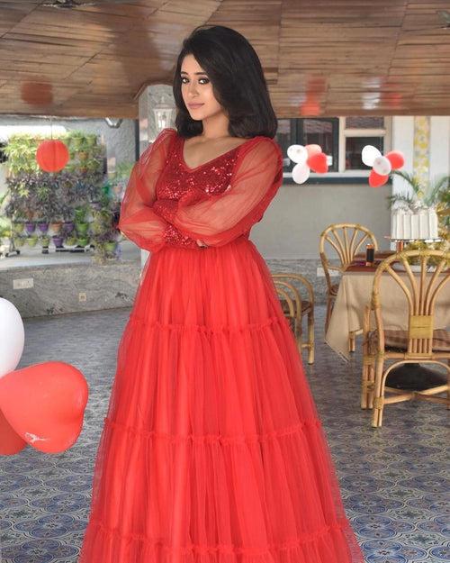 Shivangi Joshi's Stylish Partywear Gown With Heavy Sequence Work