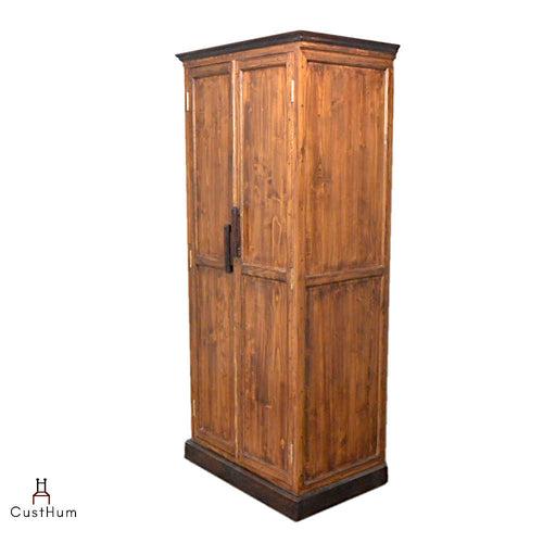 Victoria - Colonial-style Wardrobe with Handmade Wooden Handles