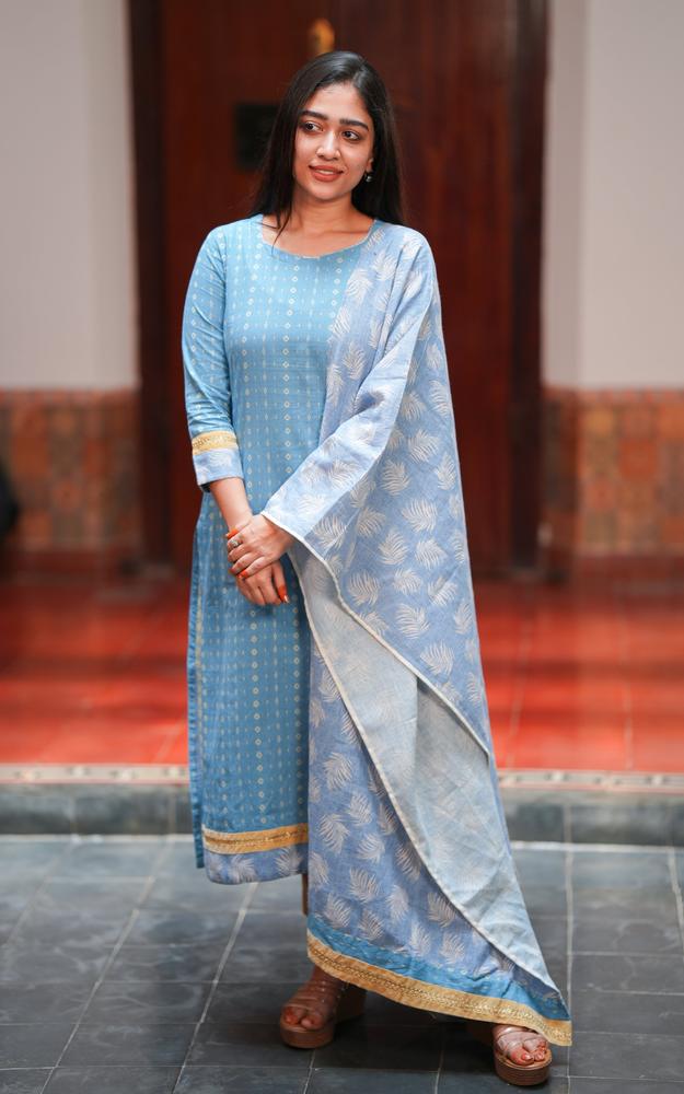 Tamilvani  (Kurti+Dupatta)