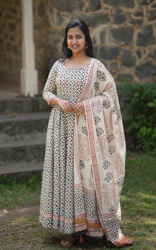 Anupriya E (Kurti+Dupatta)