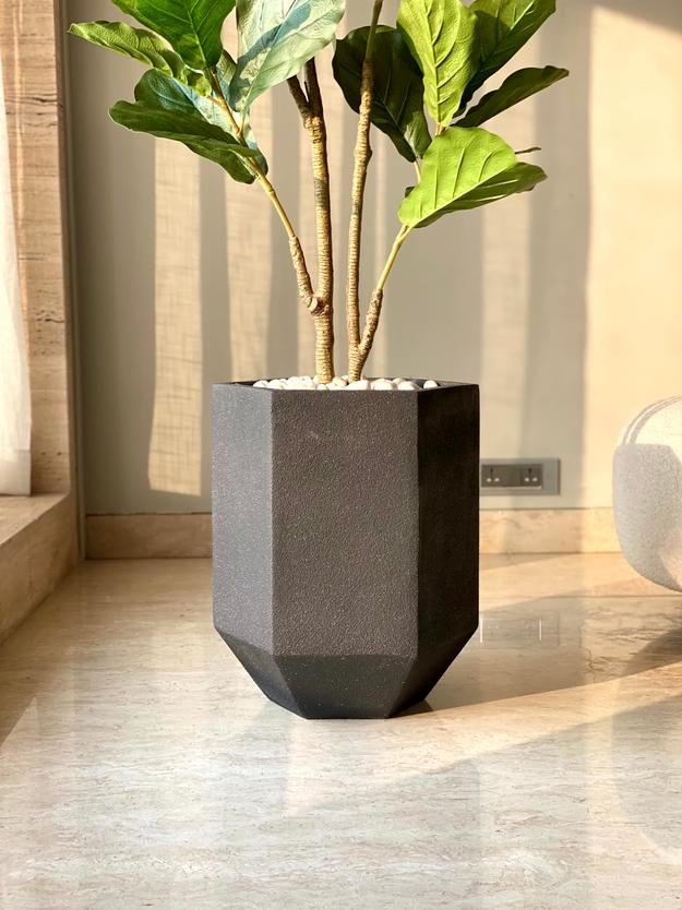 Busa Hexagonal Planter - Black