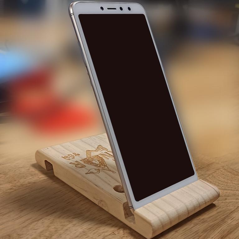 Girnar Wooden Pen-Mobile Stand