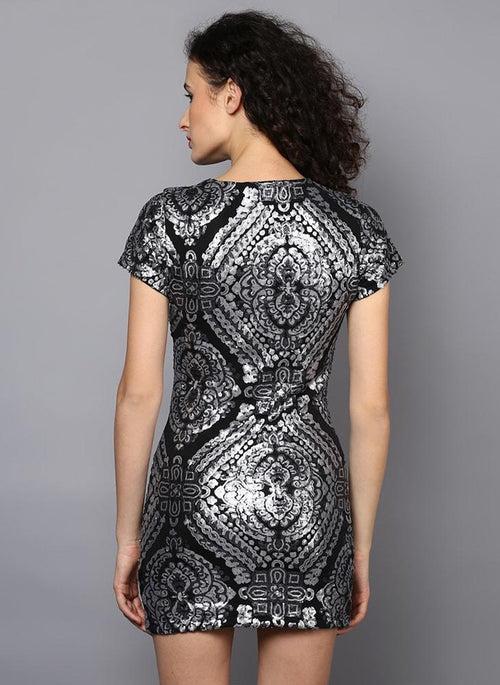 Sequin V-Neckline Body con Dress