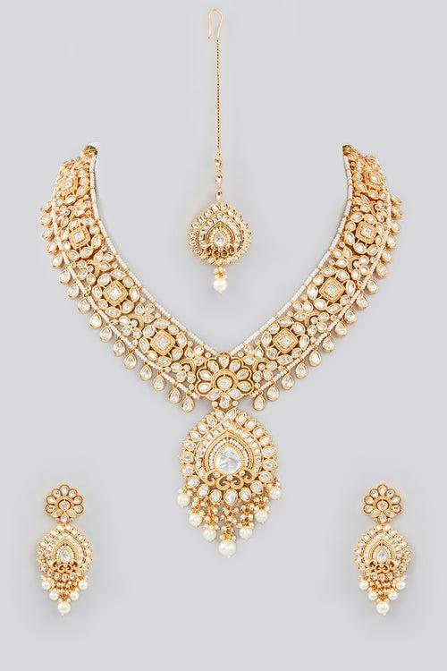 Yukta Pearl Kundan Set