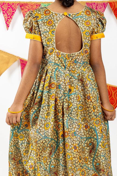 Anarkali Kurta For Girls With Designer Neck And Puff Sleeve