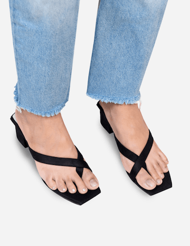 Black Toe-rest Mid heels