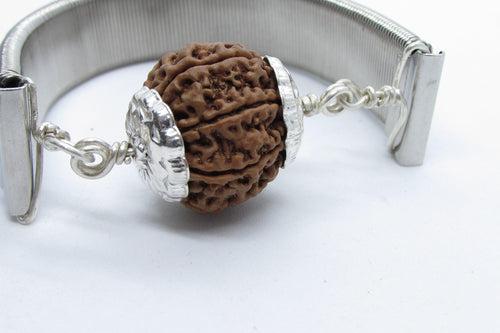 7 Mukhi Rudraksha Bracelet with Silver Pendant - Divine Blessings | Brahmatells