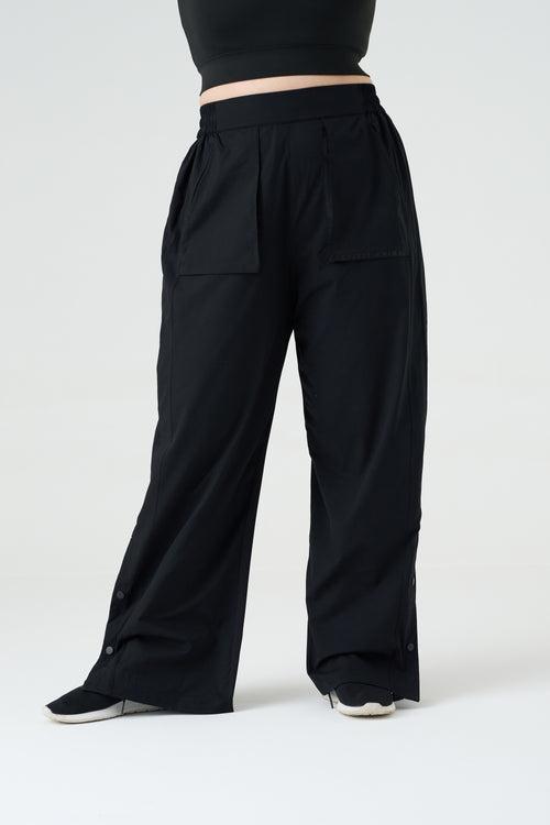 Trekkie Parachute Pants: Black