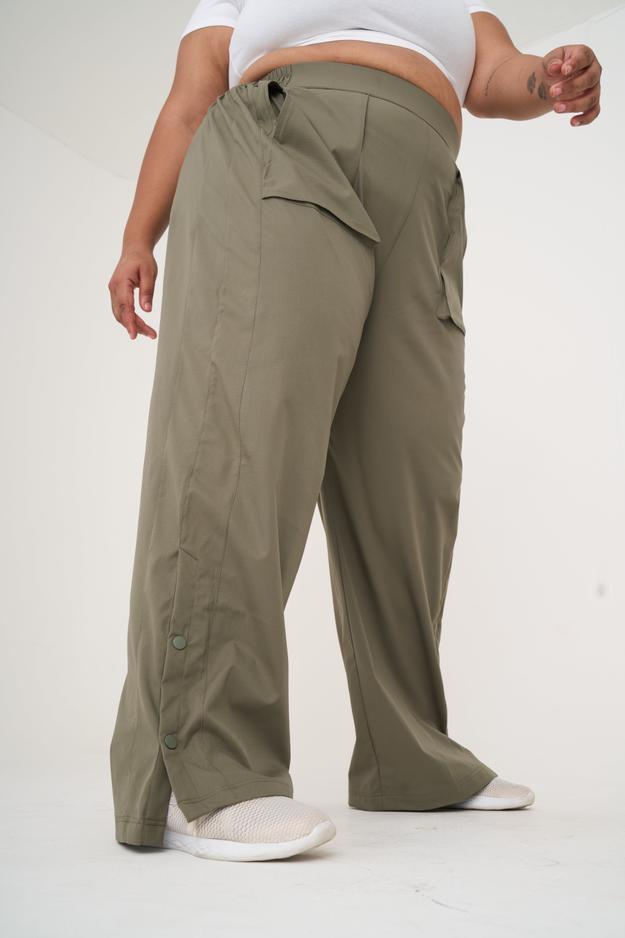 Trekkie Parachute Pants: Olive