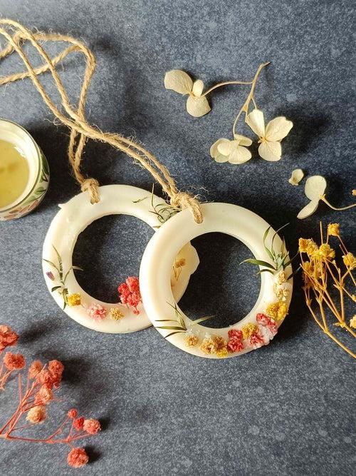 Scented Soywax Air Freshener- Hollow Circle- Dry Flowers